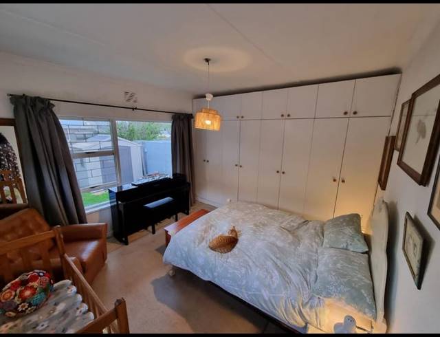 3 BEDROOM HOUSE FOR SALE IN BOSTON